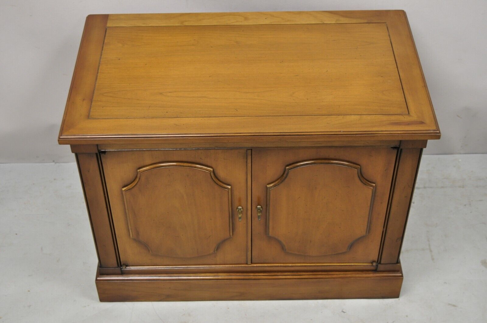 Vintage Century Furniture Hollywood Regency 2 Door Walnut Record Console Cabinet