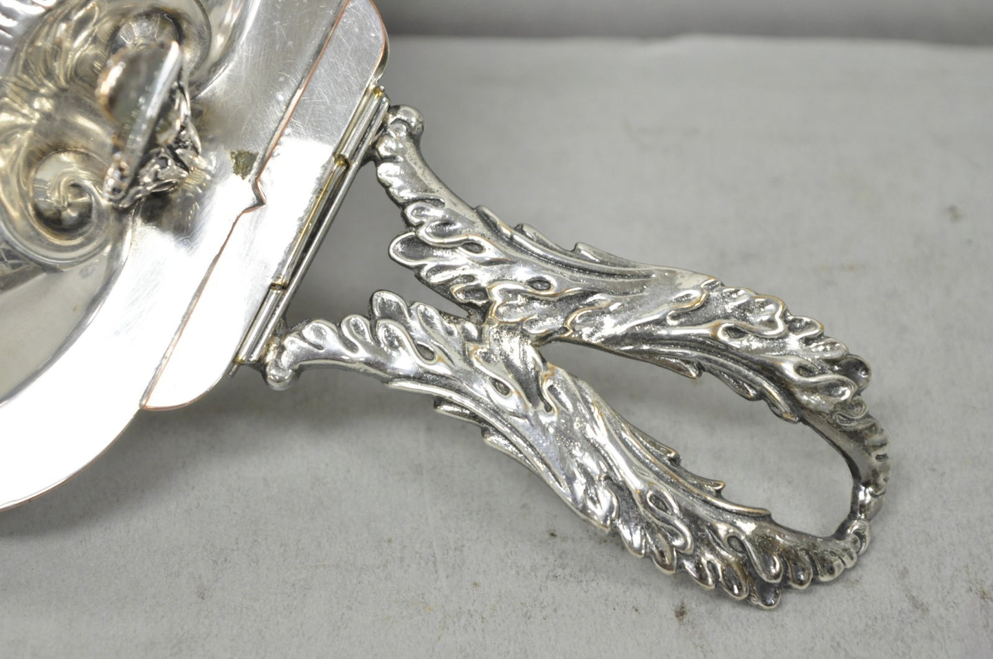 Antique English Regency Silver Plated Clam Shell Table Butler Serving Dish