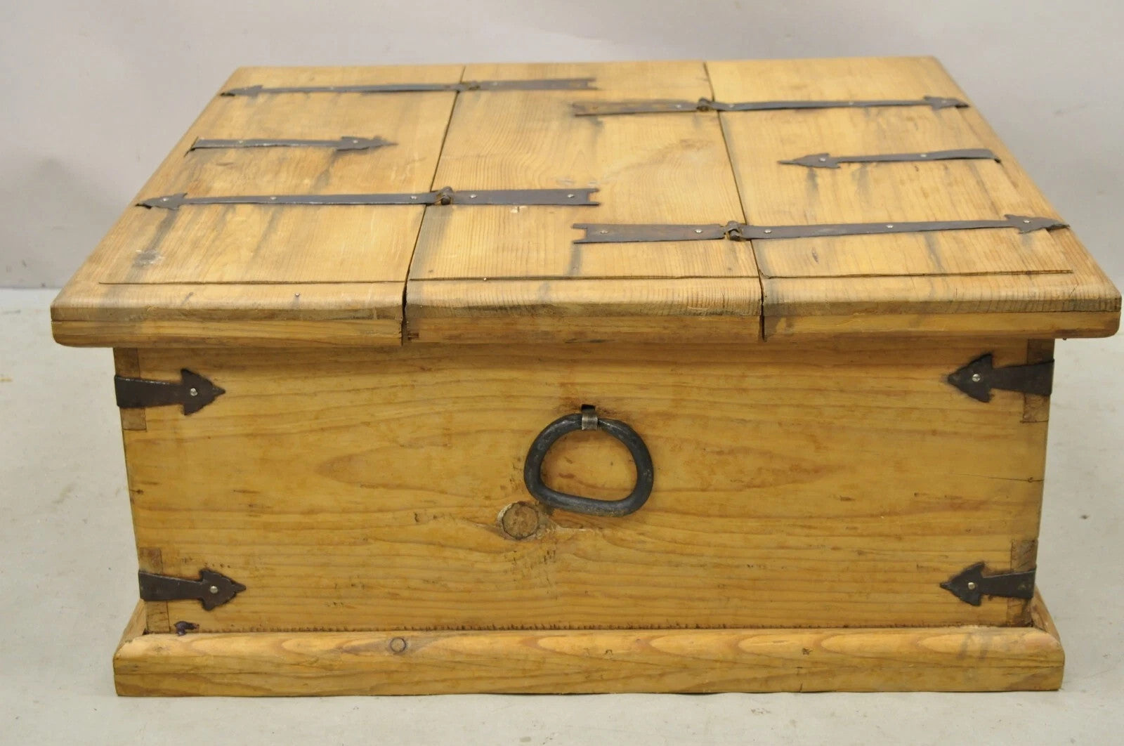 Farmhouse Renaissance Style Mexican Double Lid Wooden Coffee Table Storage Trunk