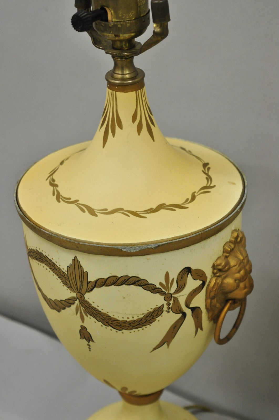 Vintage Italian Regency Tole Metal French Country Cream Gold Urn Table Lamp Pair