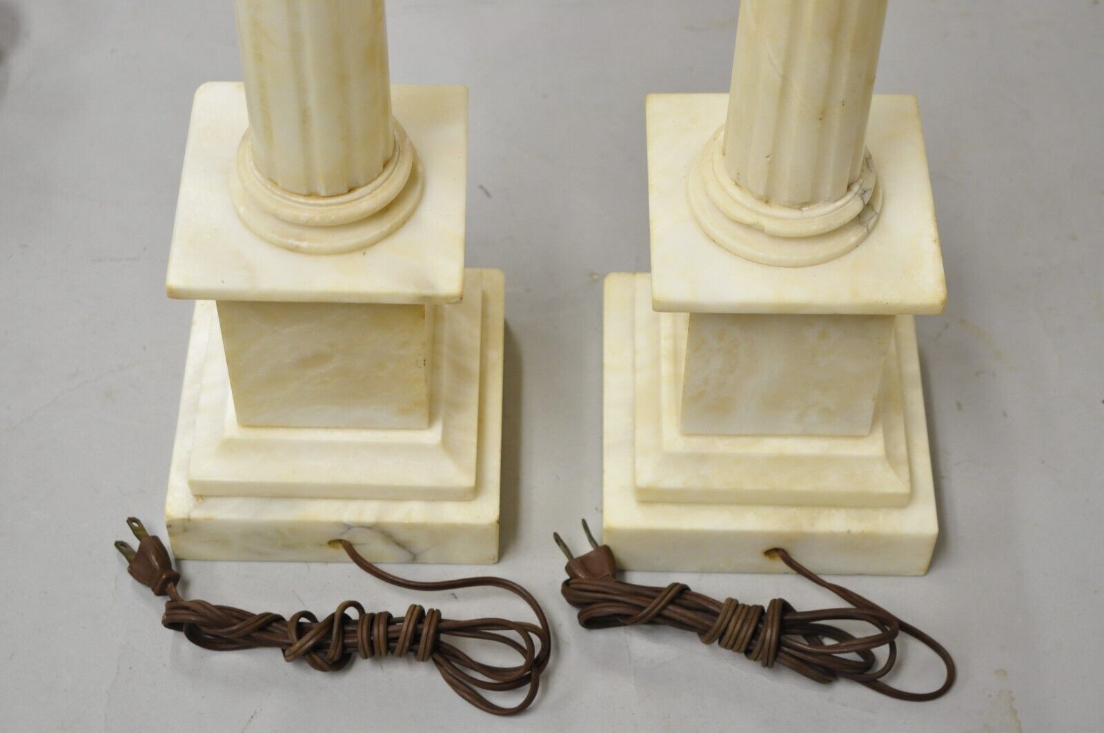 Antique Italian Neoclassical Marble Alabaster Corinthian Column Table Lamp Pair