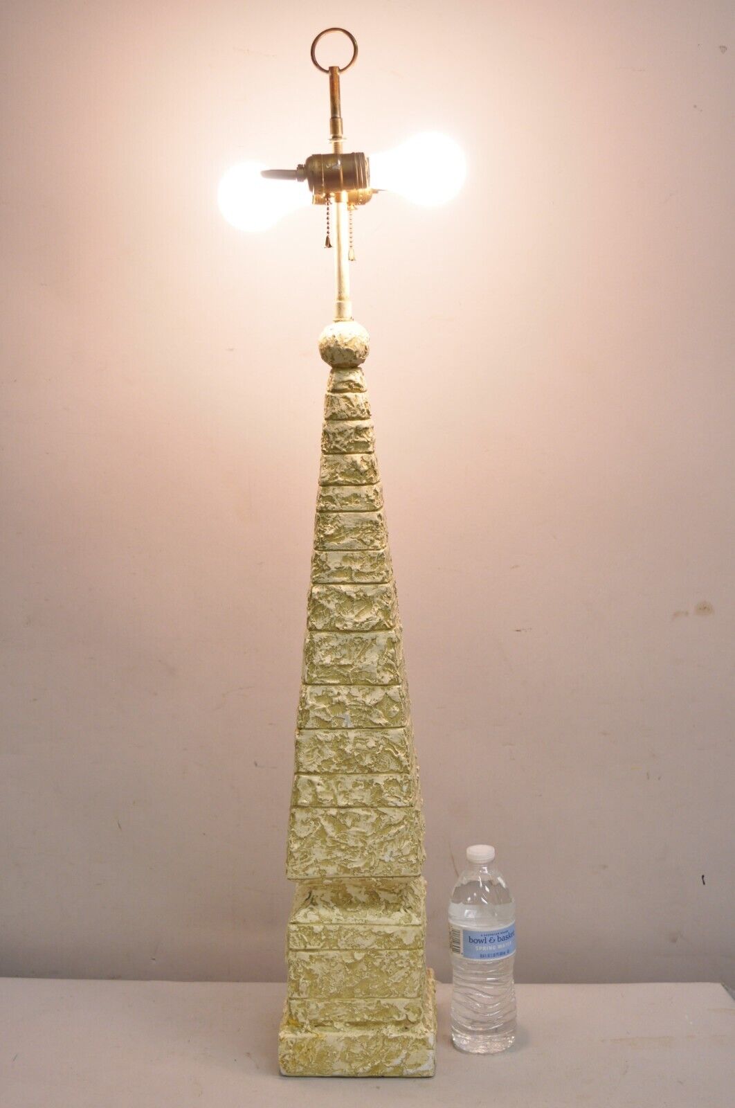 Vintage Italian Modern Hollywood Regency Cast Plaster Obelisk Pyramid Table Lamp