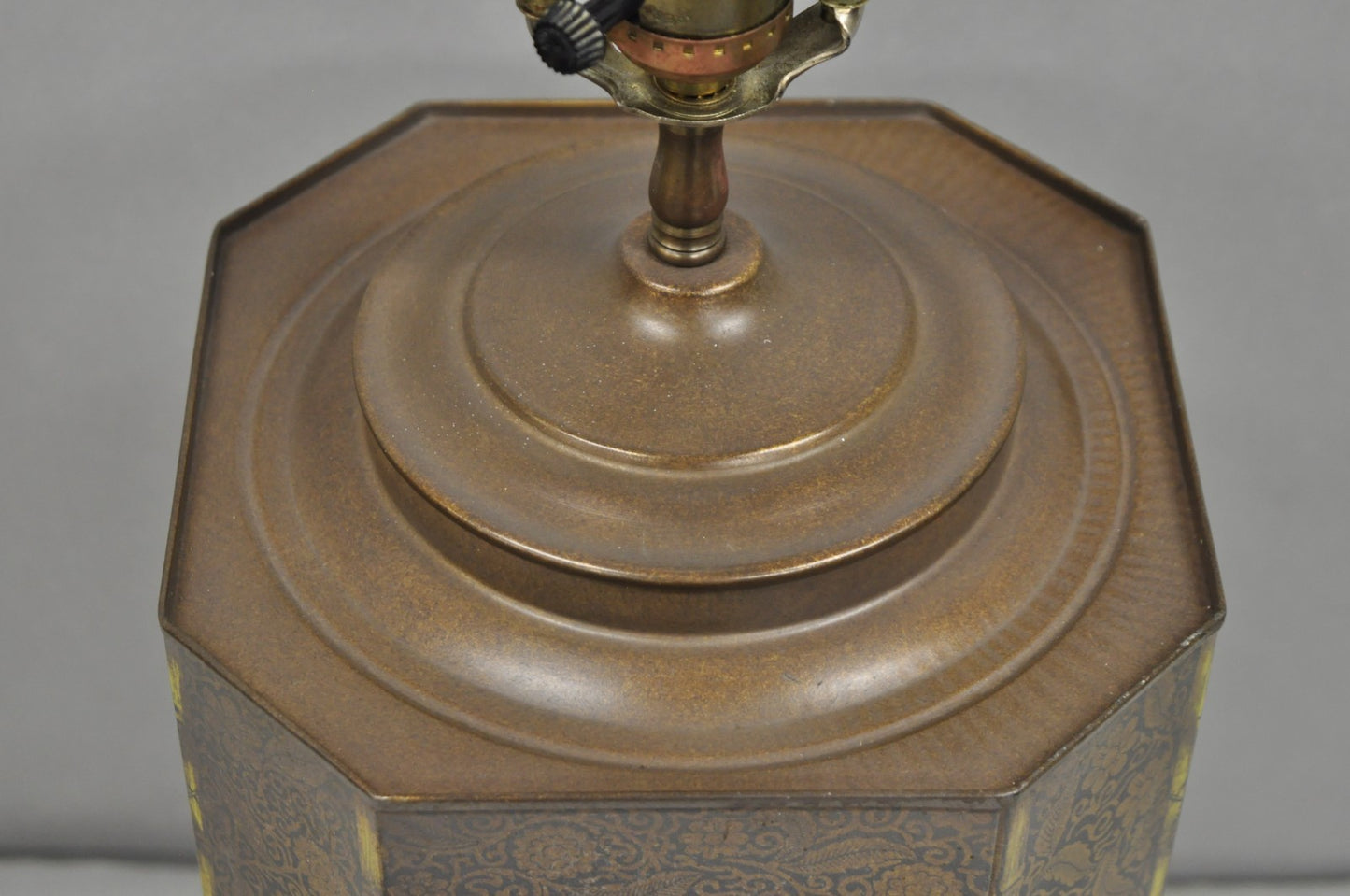 Vintage Chapman Oriental English Metal Tea Canister Figural Painted Table Lamp