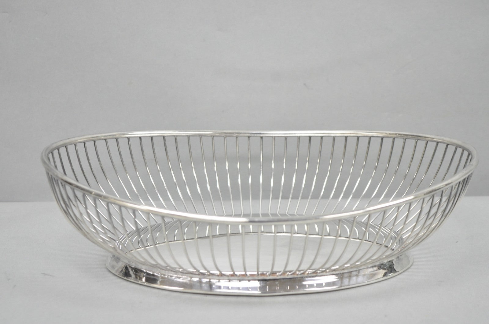 Vintage Gorham YC743 English Victorian Silver Plated Wire 11" Bread Fruit Basket