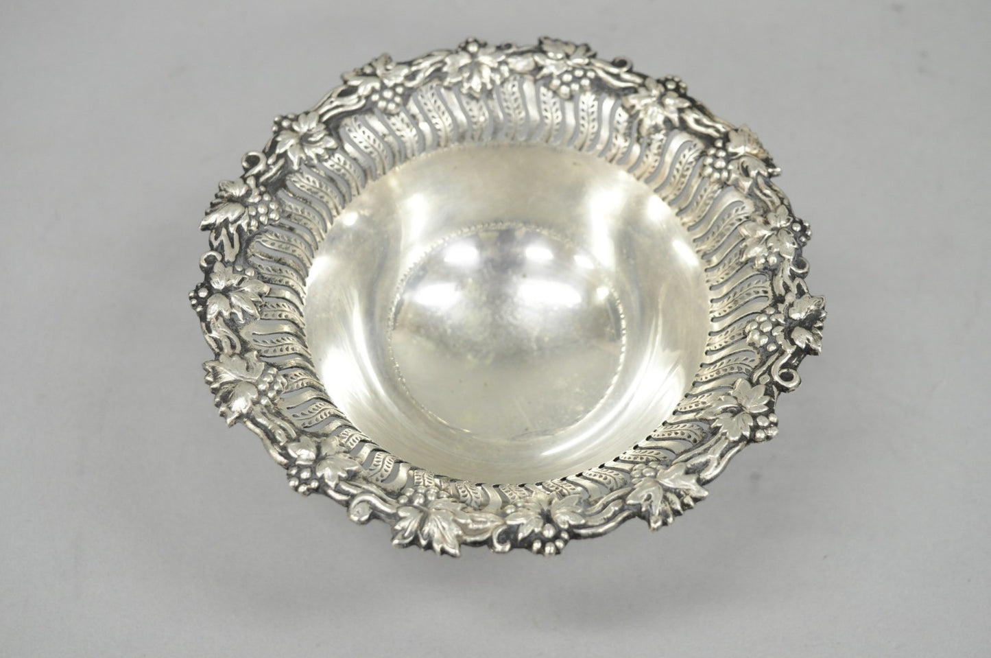 Vintage English Victorian Silver Plated Grapevine Small Bar Nut Dish Bowl