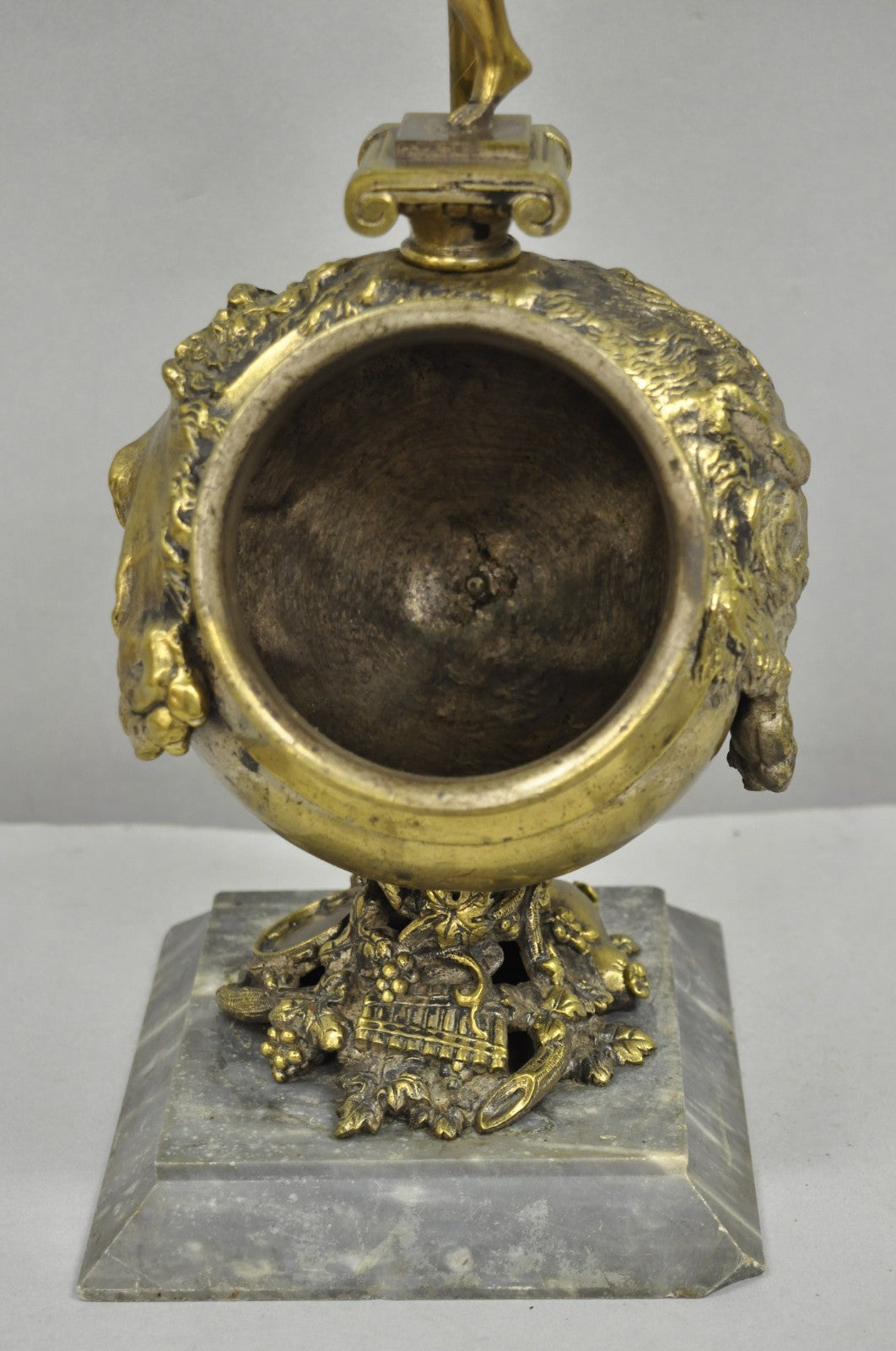 Antique French Renaissance Bronze Figural Game Hunting Lion Desk Table Lamp