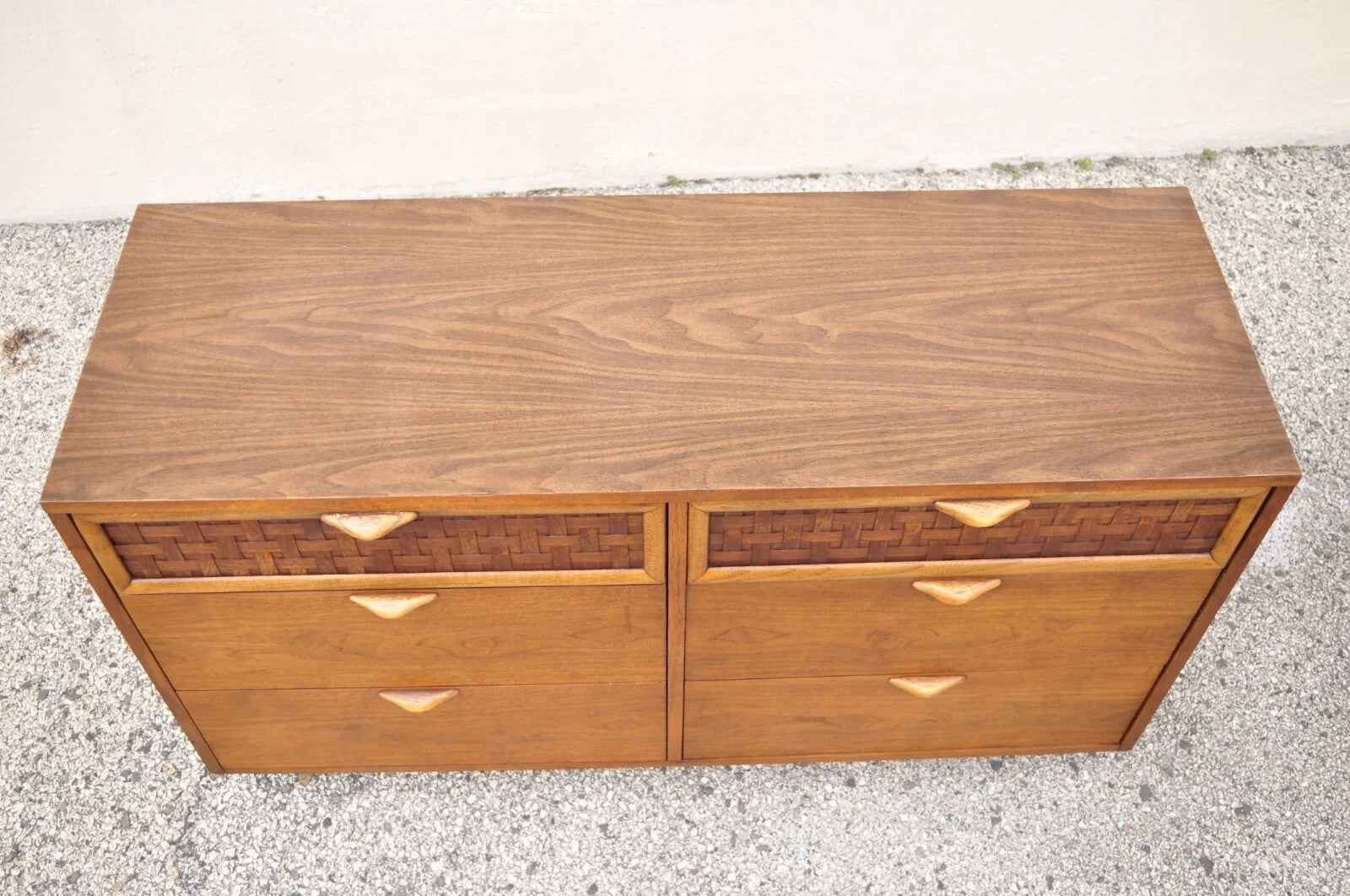 Lane Perception Altavista Mid Century Modern Walnut Laminate Top Dresser Chest