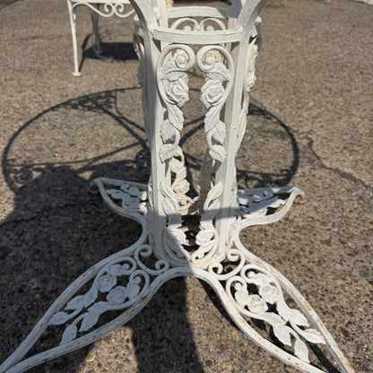 Vintage Russell Woodard Orleans Wrought Iron Pedestal Base Patio Dining Table