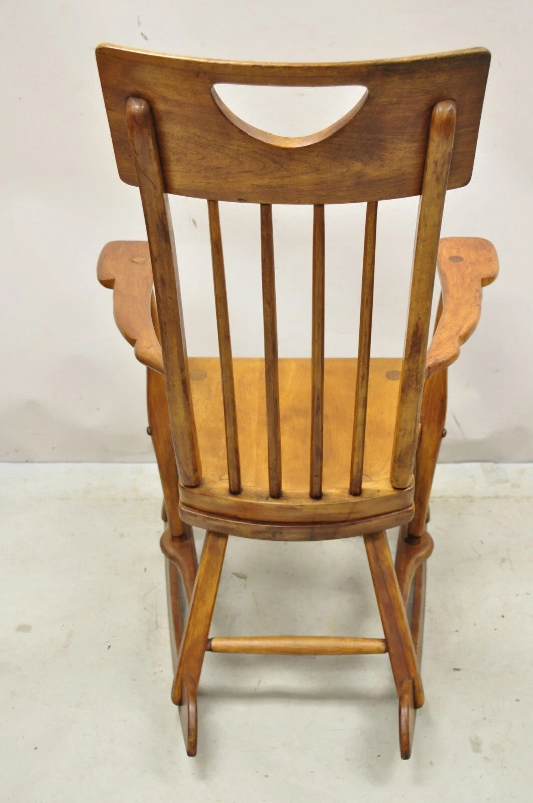 Vintage Sikes Co Maple Wood American Colonial Style Rocker Rocking Chair (B)
