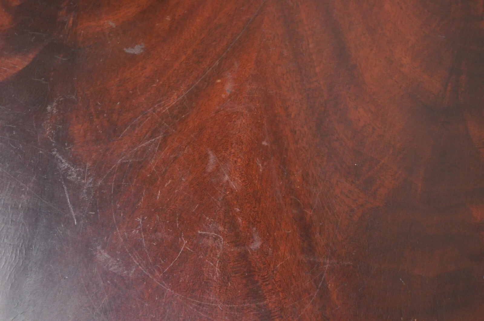 Vintage Crotch Mahogany Chippendale Style Pie Crust Pedestal Side Tea Table