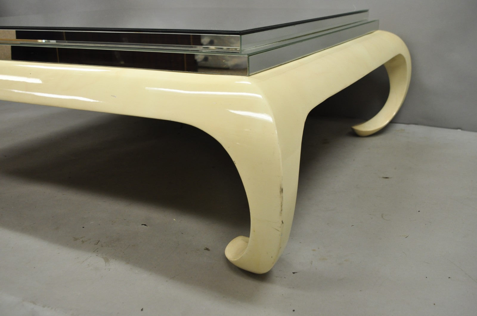 Vintage Chinoiserie Bone Lacquered Oriental Ming Style Mirrored Coffee Table