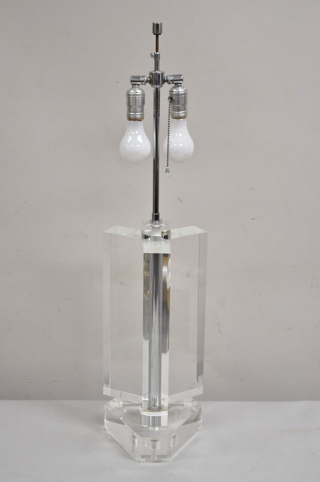 Vintage Mid Century Modern Les Prismatiques Triple Lucite "Trefoil" Table Lamp