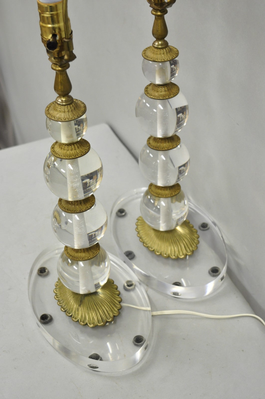 Vintage Art Deco Mid Century Modern Acrylic Lucite Stacked Ball Table Lamps Pair