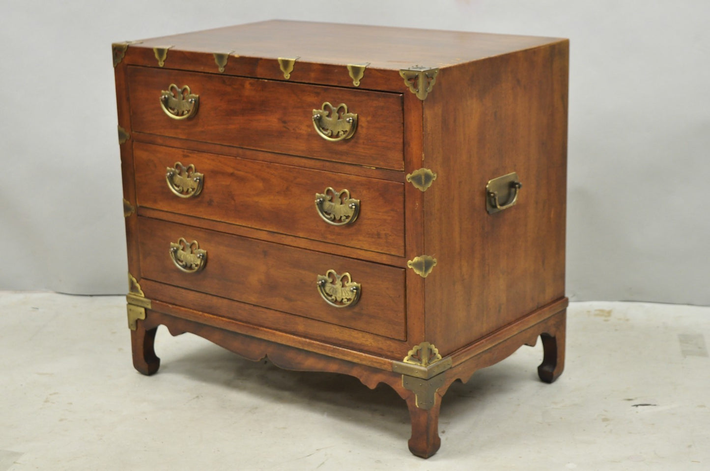 Henredon Pan Asian Chinoiserie Brass Butterfly 3 Drawer Campaign Chest Commode