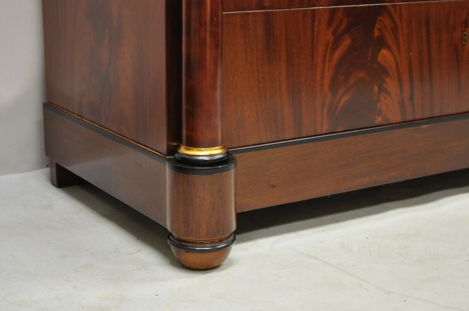 Villa Garnelo French Empire Style Crotch Mahogany 4 Drawer Commode Dresser Chest