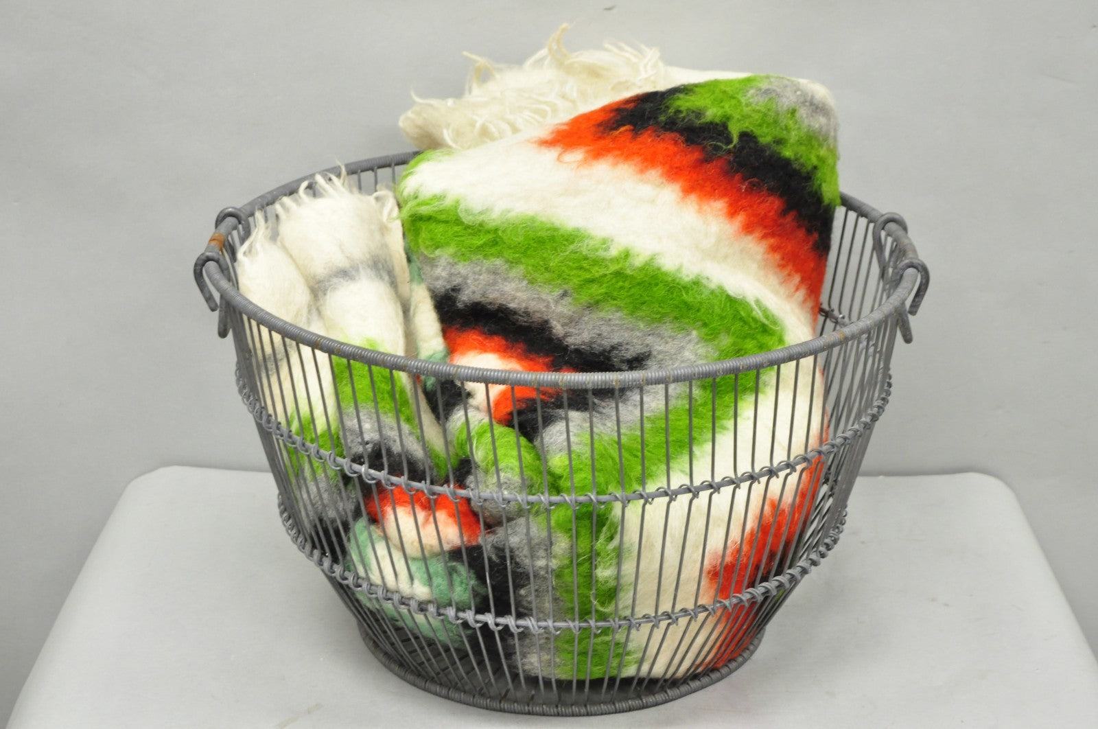 Vintage Industrial Modern Large 24" Metal Wire Oyster Clam Throw Blanket Basket