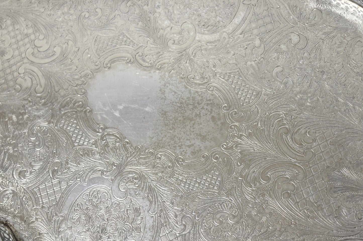 Sheffield England Chippendale Silver Plated Scalloped Serving Platter Bar Tray