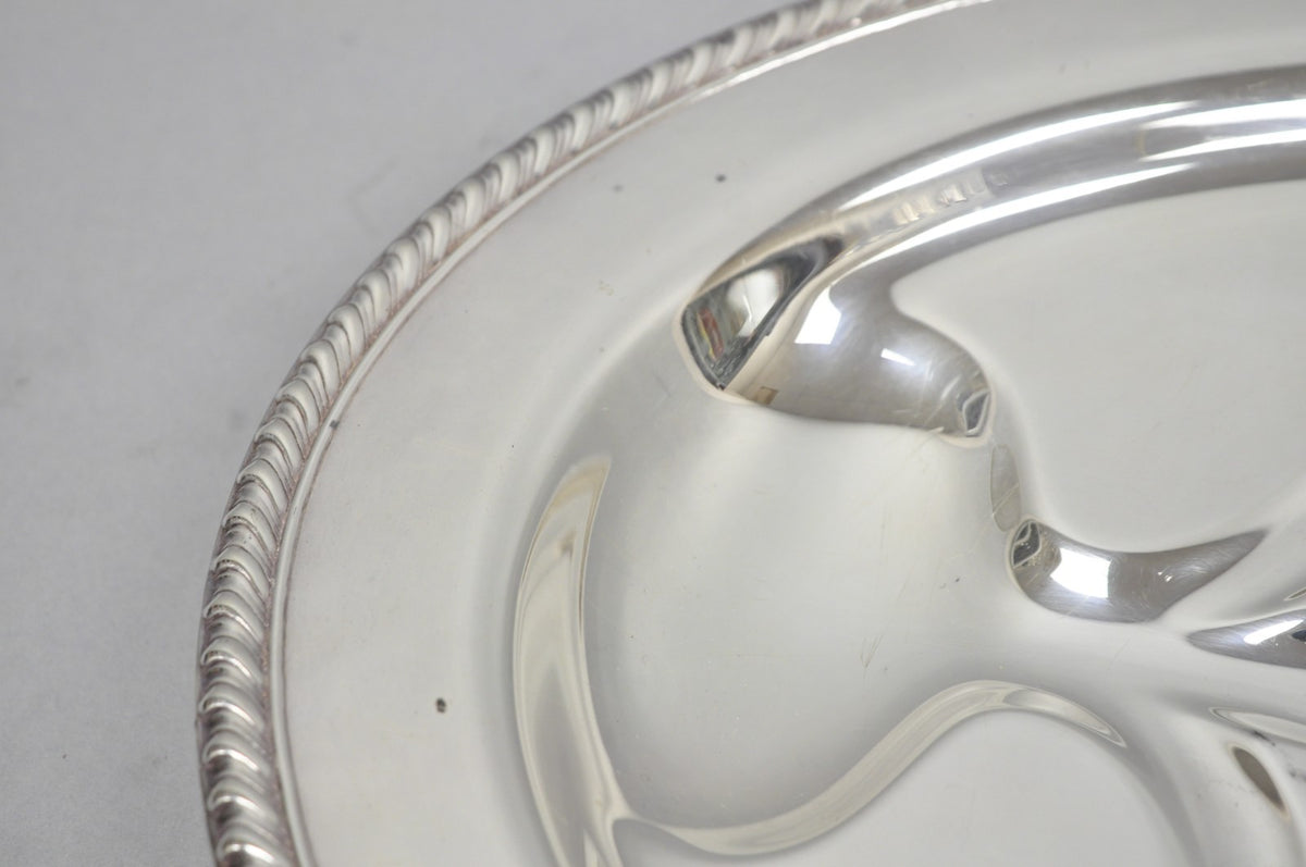 Vintage W.M. Rogers 810 Regency Silver Plated Oval Meat Cutlery Serving Platter