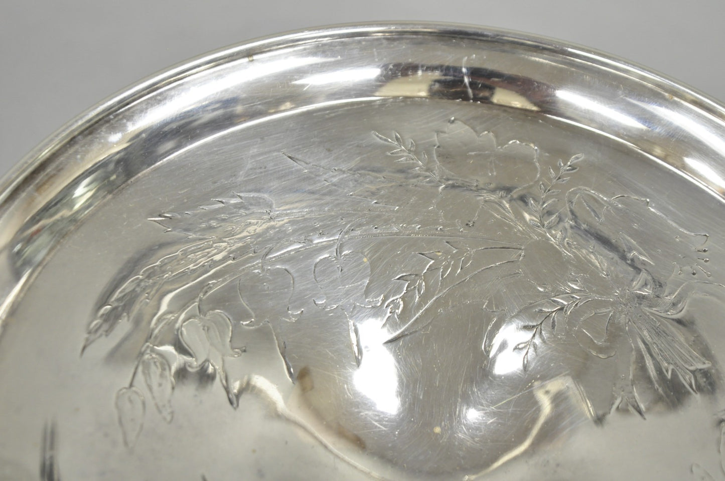 Antique Reed & Barton Victorian Silver Plated Pedestal Brides Basket w/ Handle