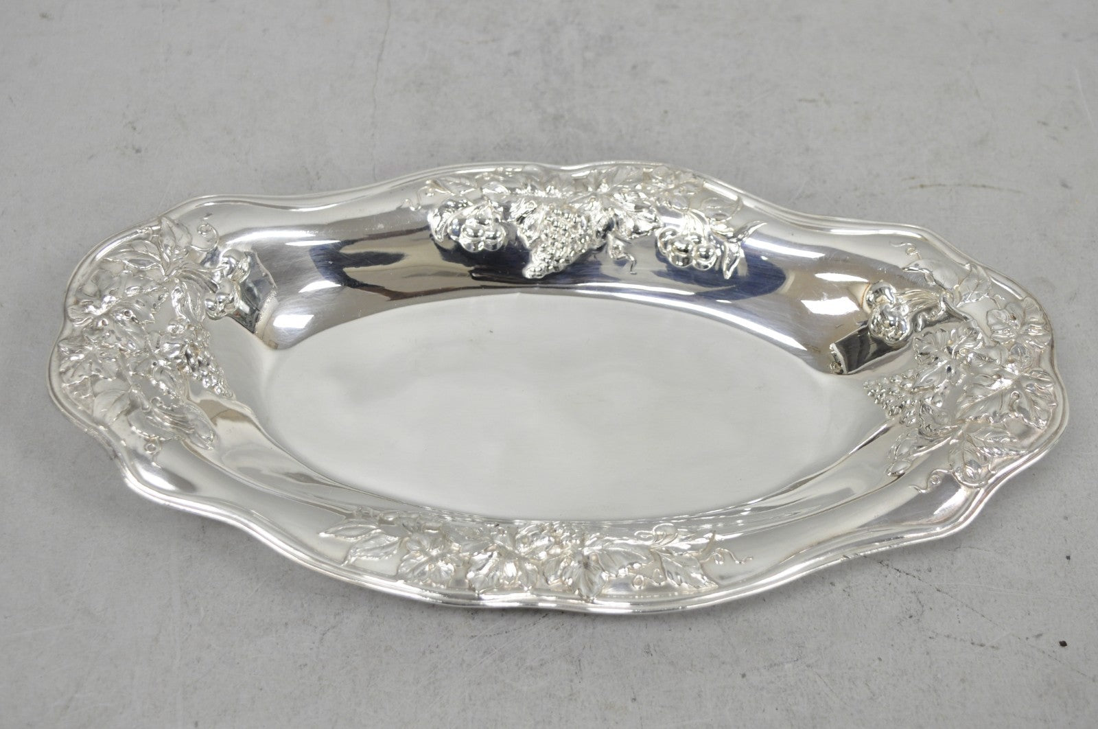 Superior Silver Grapevine Repousse Silver Plated Bread Plate Tray Trinket Dish