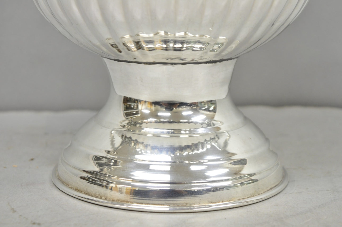Vintage Leonard Silver Plated Ribbed Trophy Cup Urn Champagne Chiller Ice Bucket