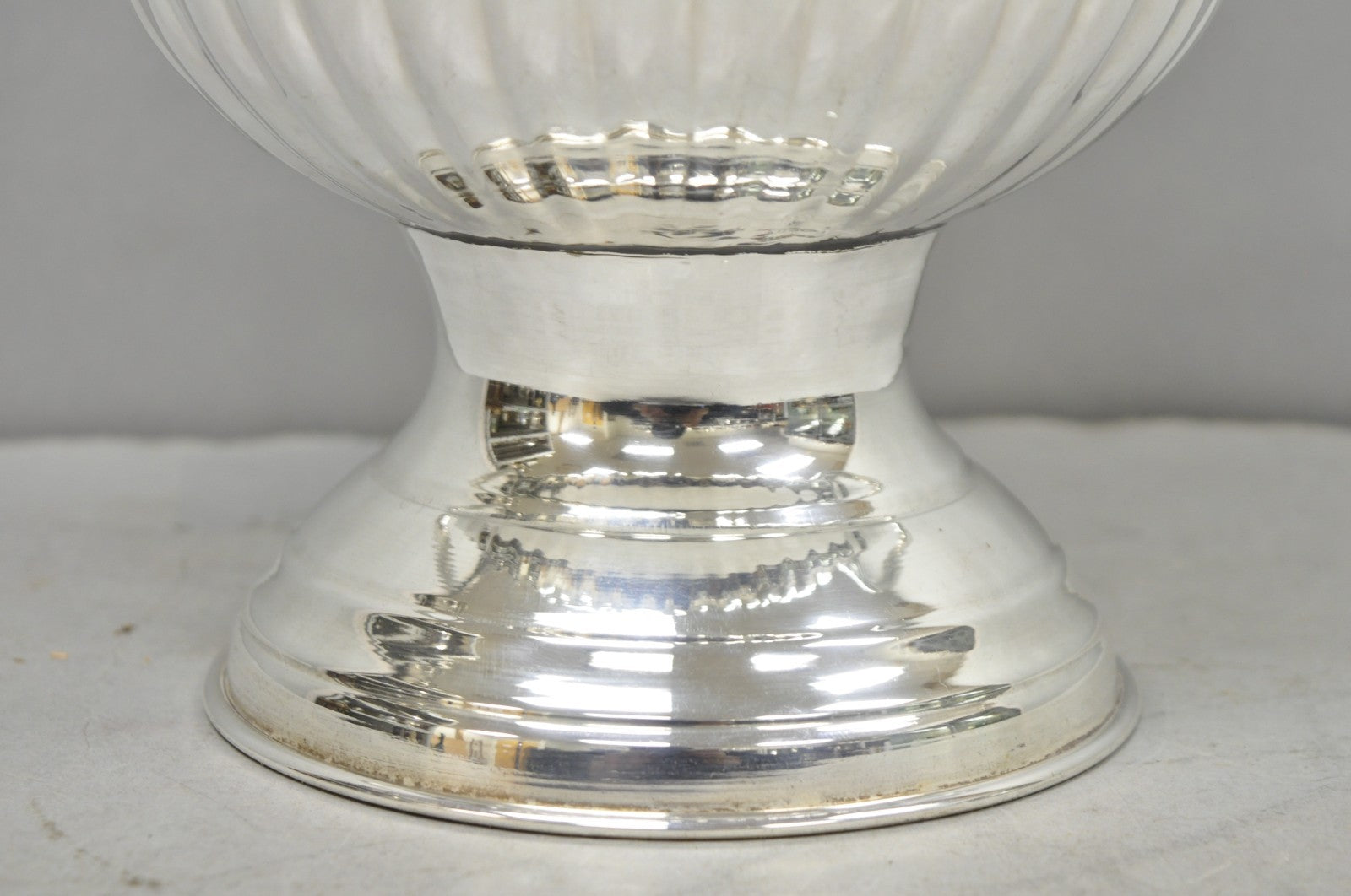Vintage Leonard Silver Plated Ribbed Trophy Cup Urn Champagne Chiller Ice Bucket
