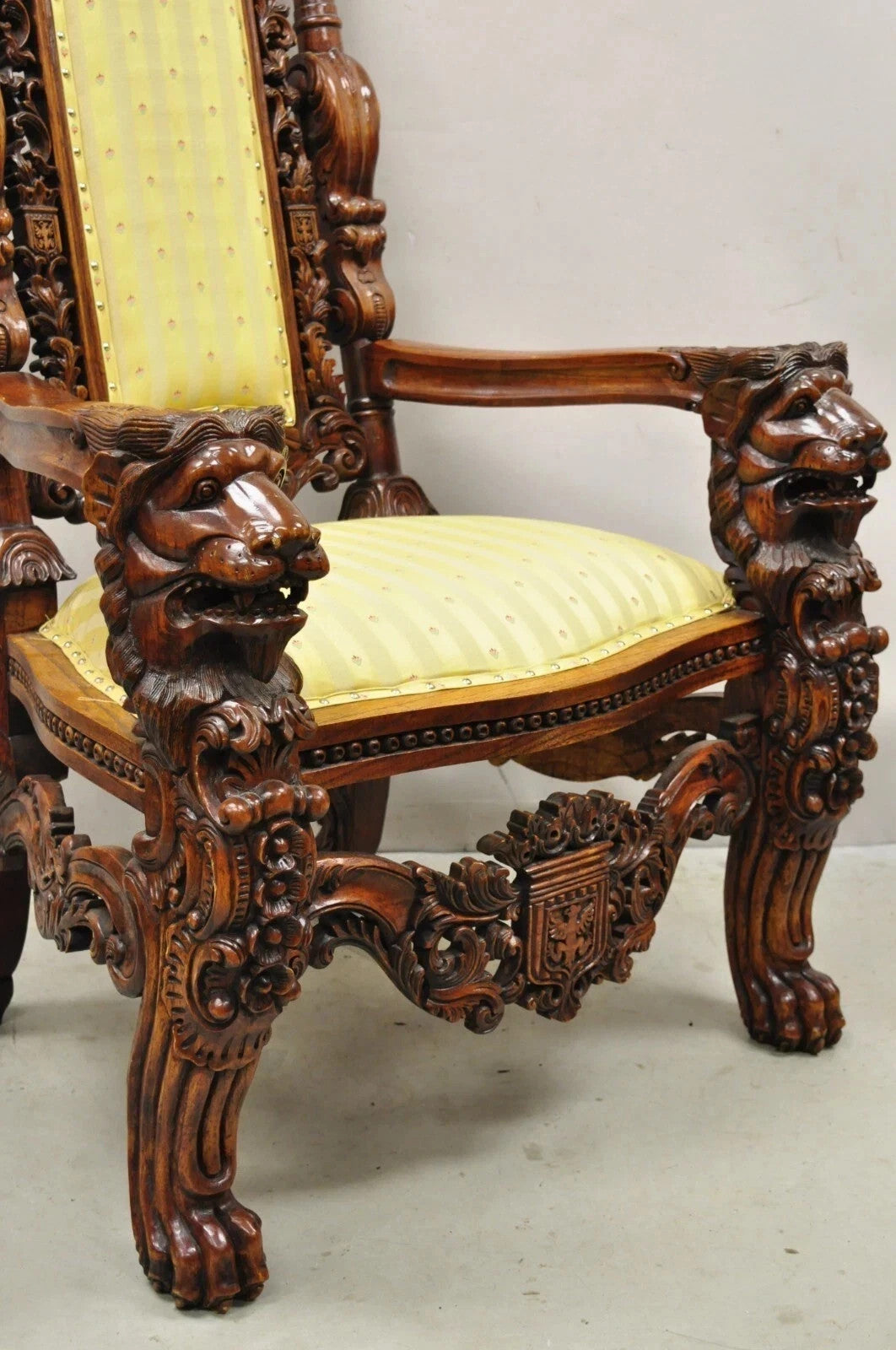 Renaissance Gothic Style Large Figural Lion Carved Wood Paw Feet Throne Chair