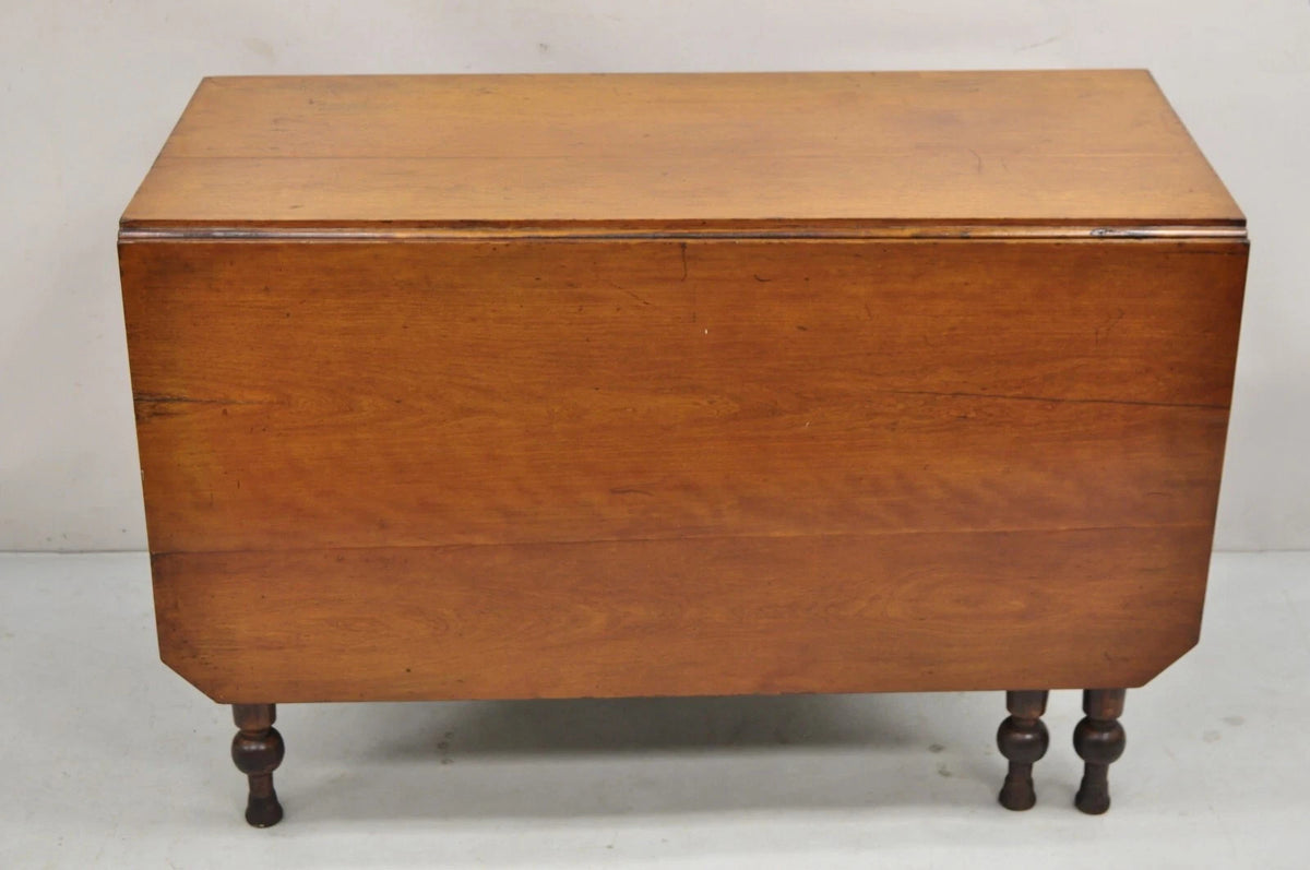 Antique American Colonial Cherry Wood Gateleg Drop Leaf Farmhouse Dining Table