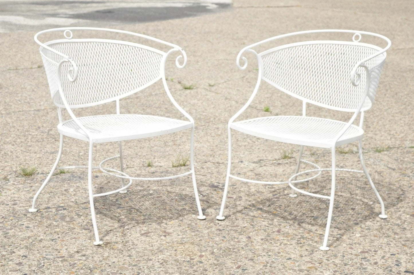 Vintage Hollywood Regency Scrolling Wrought Iron Barrel Back Patio Chairs Set 4