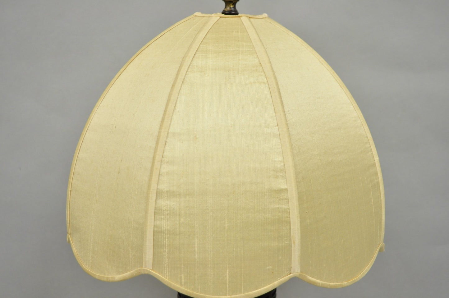 Antique Oriental Porcelain Bulbous Vase Bird Painted Table Lamp w/ Shade