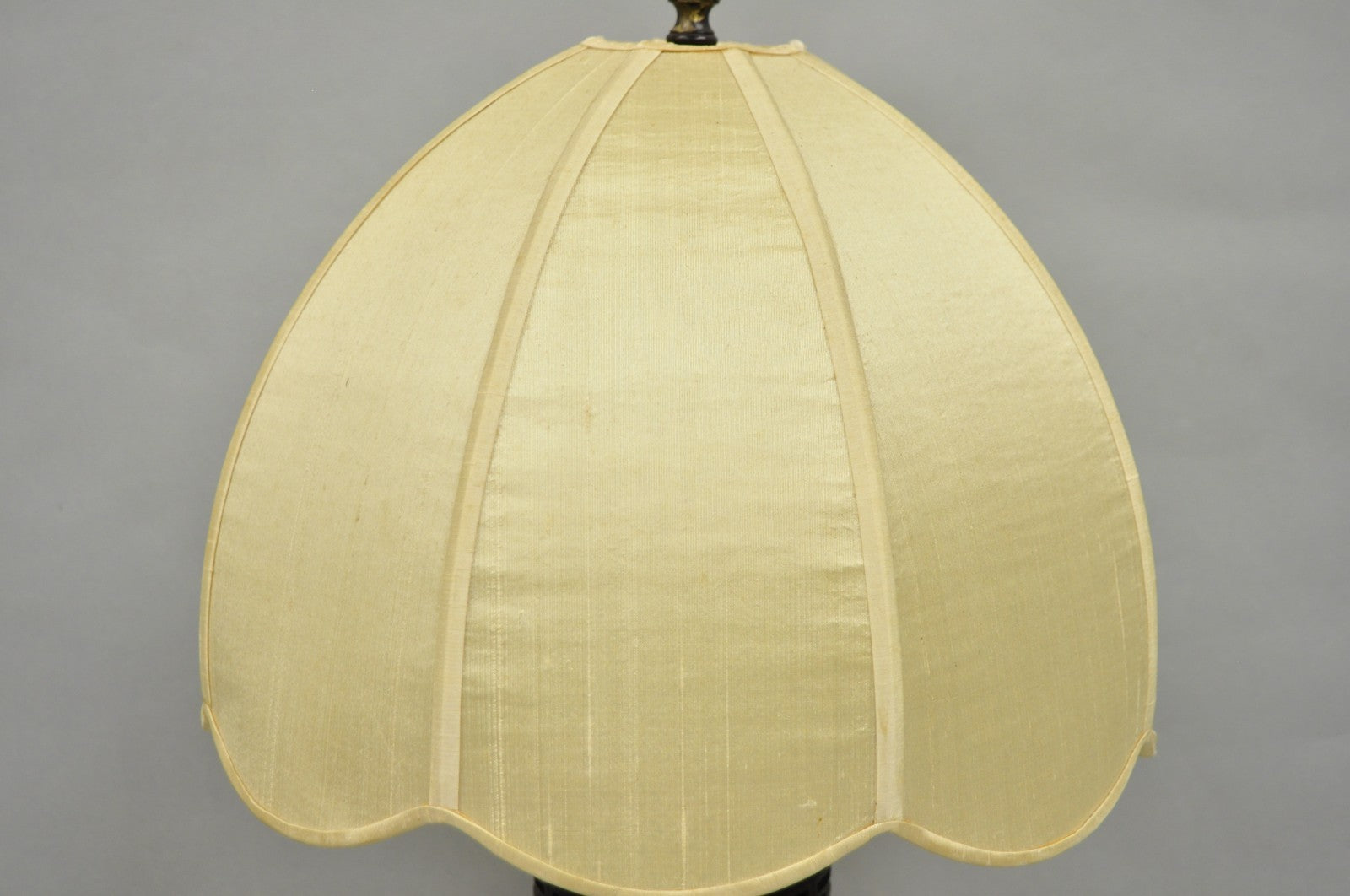 Antique Oriental Porcelain Bulbous Vase Bird Painted Table Lamp w/ Shade