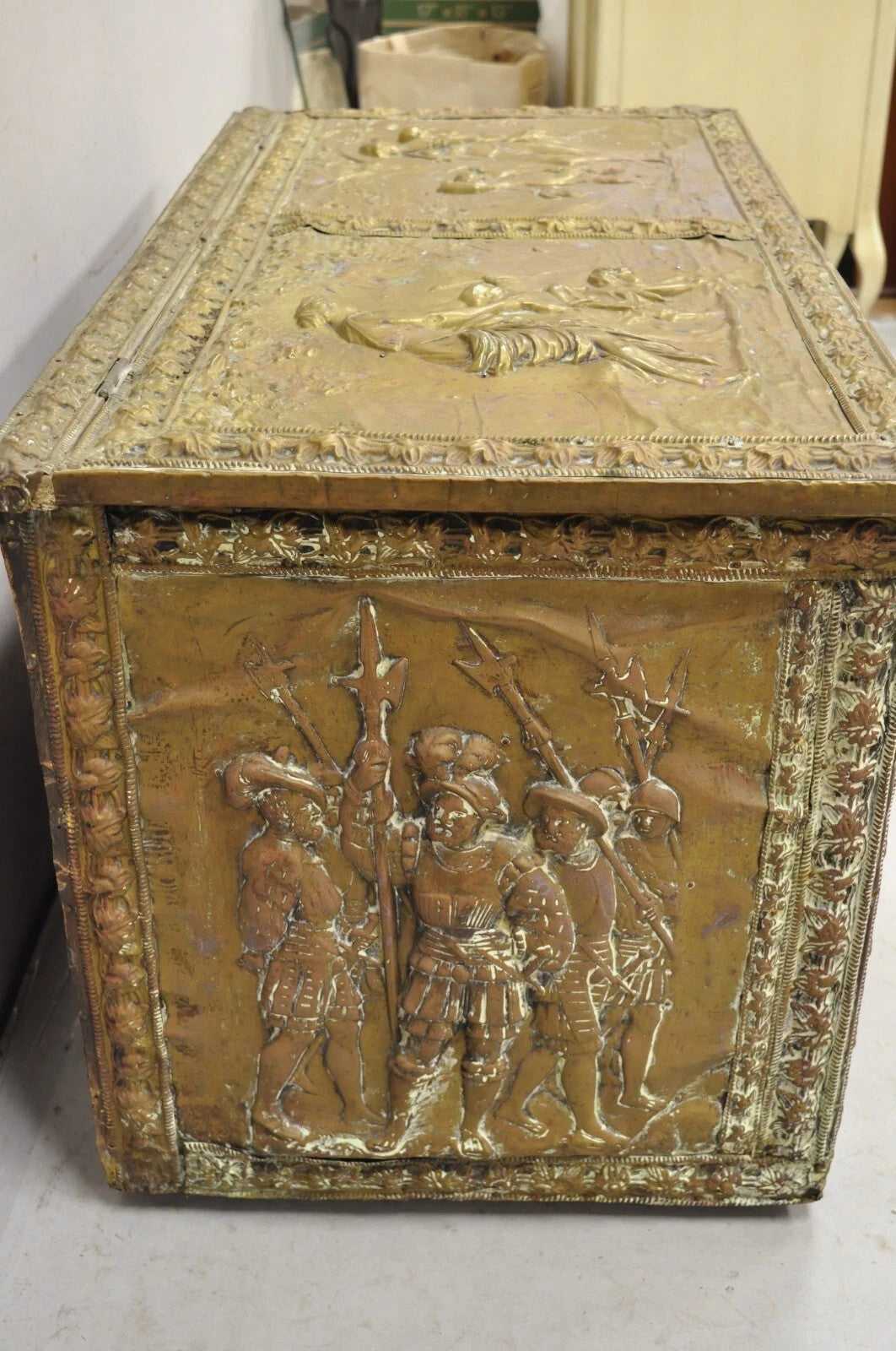 Antique English Victorian Brass Figural Repousse Coal Bin Storage Blanket Chest