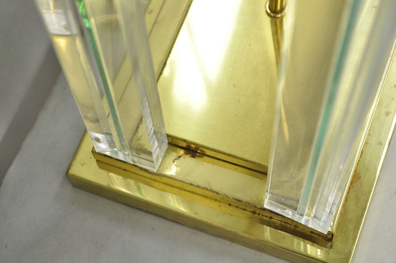 Vintage 1980s Fredrick Ramond Etched Lily Design Lucite Glass & Brass Table Lamp