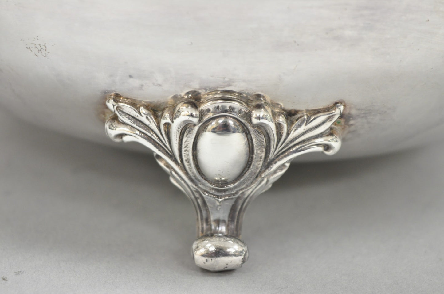 Vintage Webster Wilcox "Rochelle" Silver Plated Round Covered Serving Bowl Dish