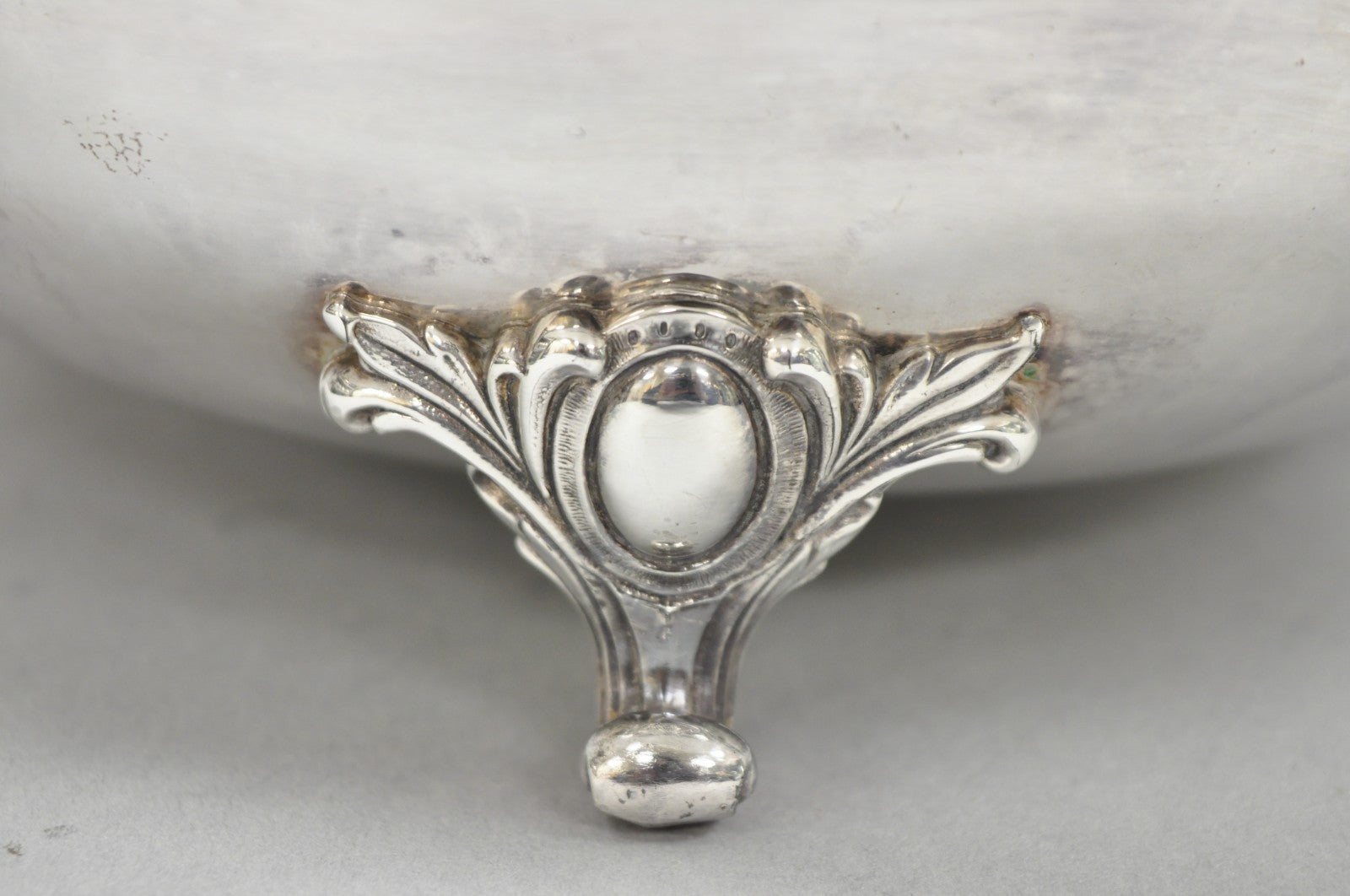 Vintage Webster Wilcox "Rochelle" Silver Plated Round Covered Serving Bowl Dish
