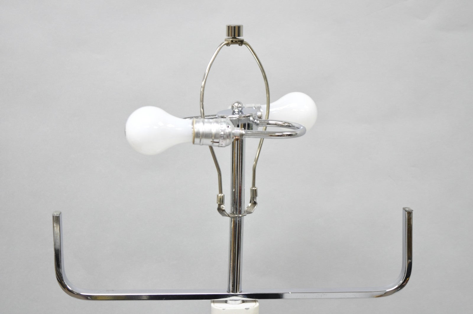 Vintage Postmodern Silver Chrome Metal Sculptural Modernist Pole Floor Lamp