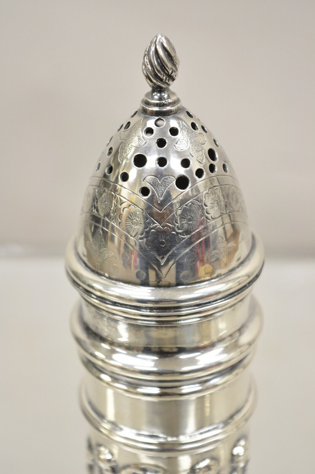Antique English Victorian Silver Plated Figural Cherubs Shaker Caster