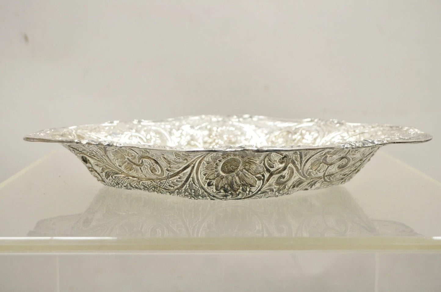 M&H English Victorian Art Nouveau Silver Plated Floral Repousse Fruit Bowls Pair