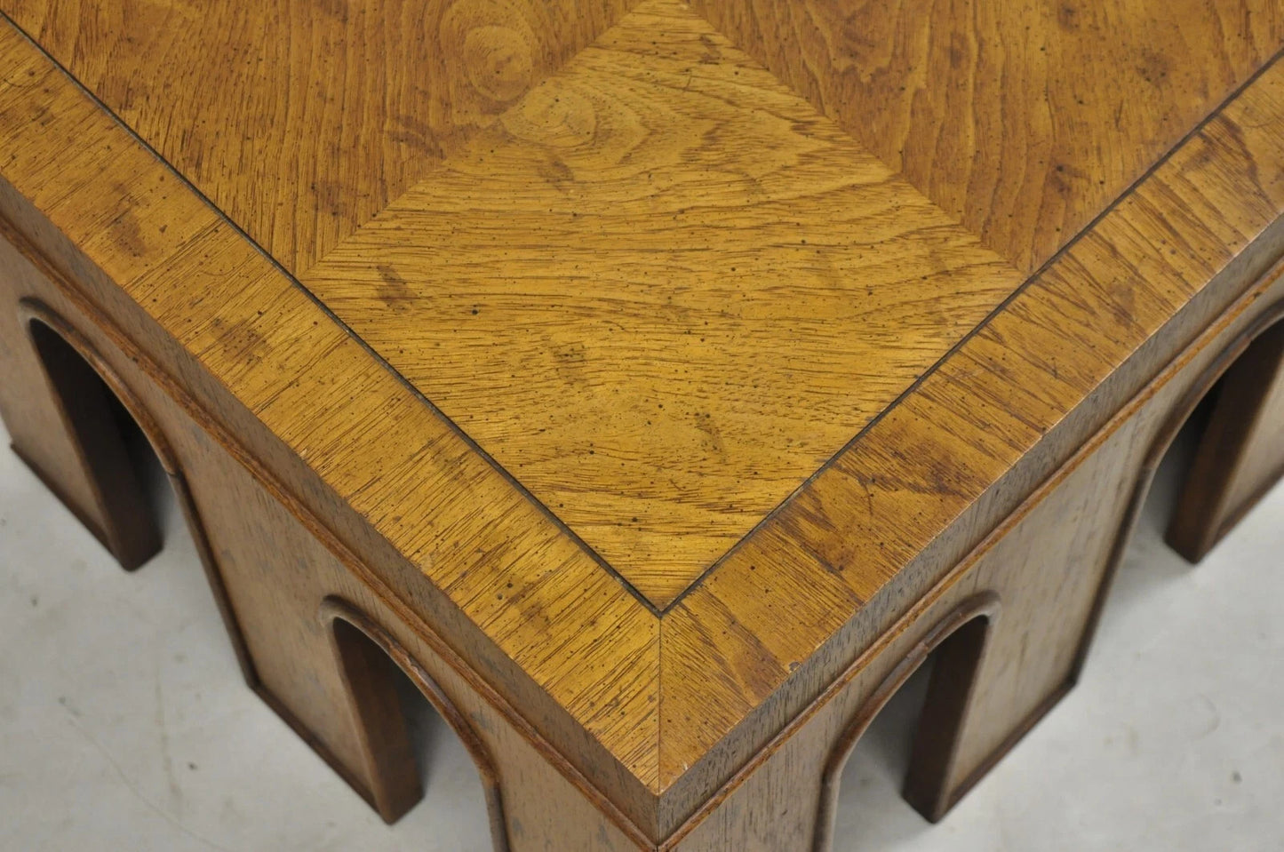 Vintage Drexel Wellington Arched Hollywood Regency Burl Wood Pedestal Side Table
