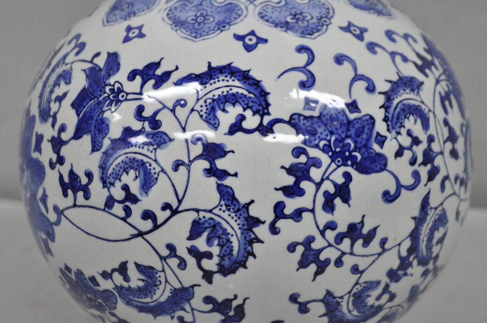Decorator Chinoiserie Chinese Blue & Gray Porcelain 12" Bulbous Flower Vase