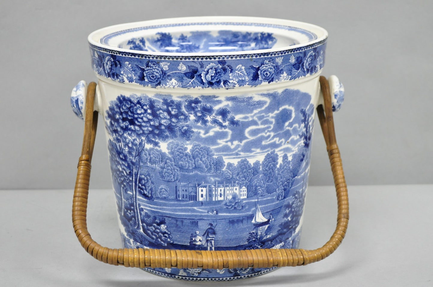 Wedgwood Landscape Etruria Pattern Blue White Porcelain Covered Slop Pot Commode