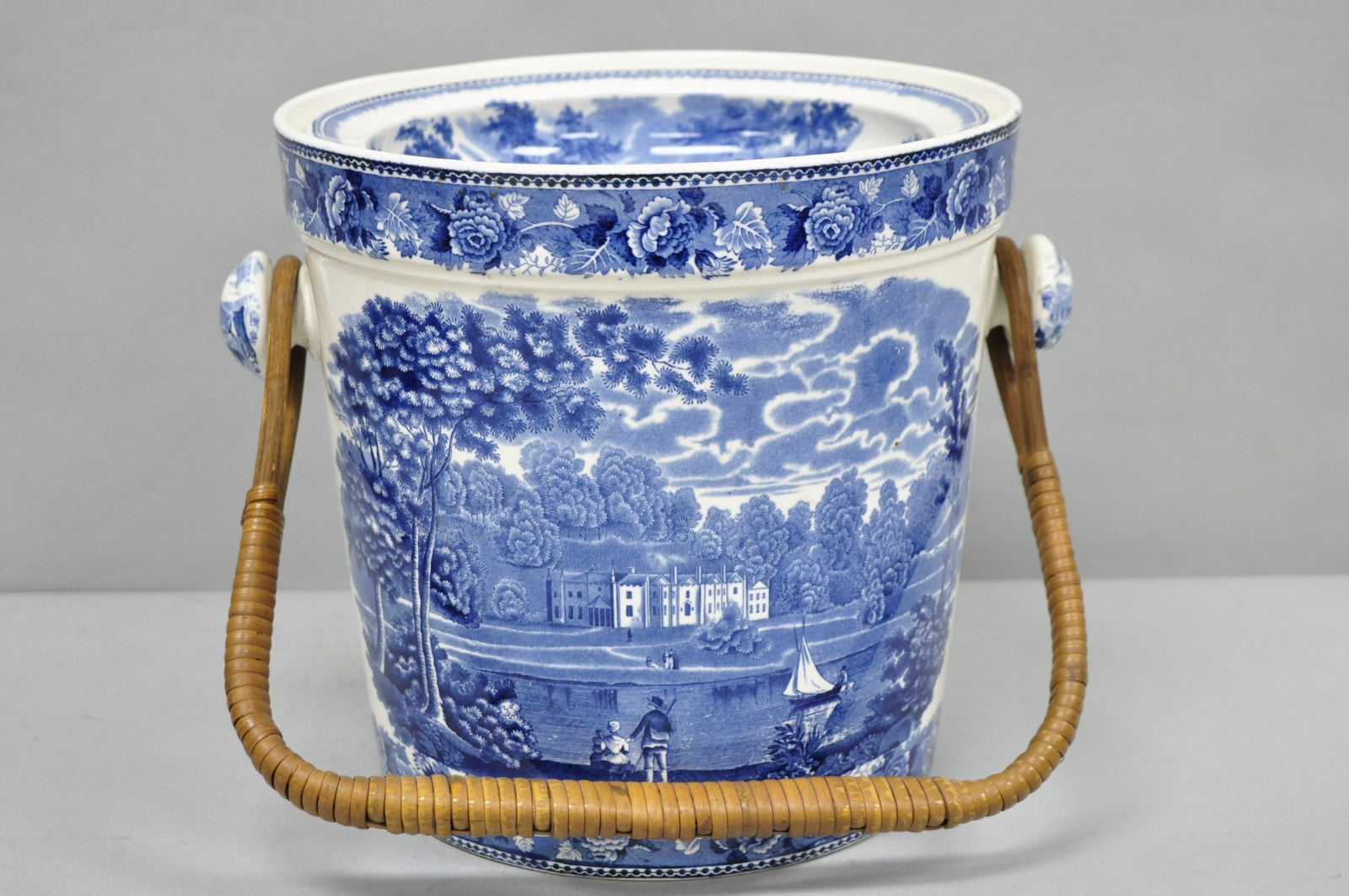 Wedgwood Landscape Etruria Pattern Blue White Porcelain Covered Slop Pot Commode
