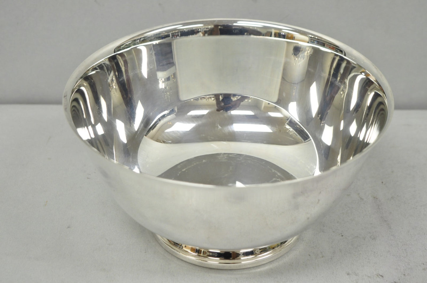 Vintage Mid Century Modern Paul Revere Oneida Silver Plate 8" Round Serving Bowl
