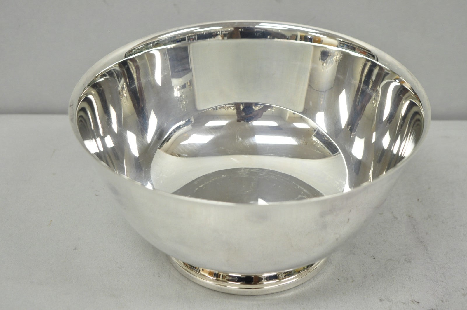 Vintage Mid Century Modern Paul Revere Oneida Silver Plate 8" Round Serving Bowl