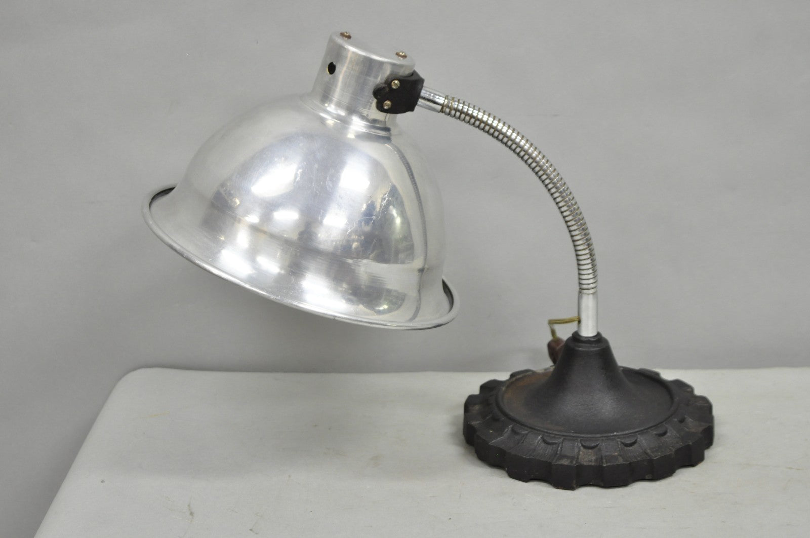 Vintage Industrial Modern Steampunk Cast Iron Gear Gooseneck Task Table Lamp