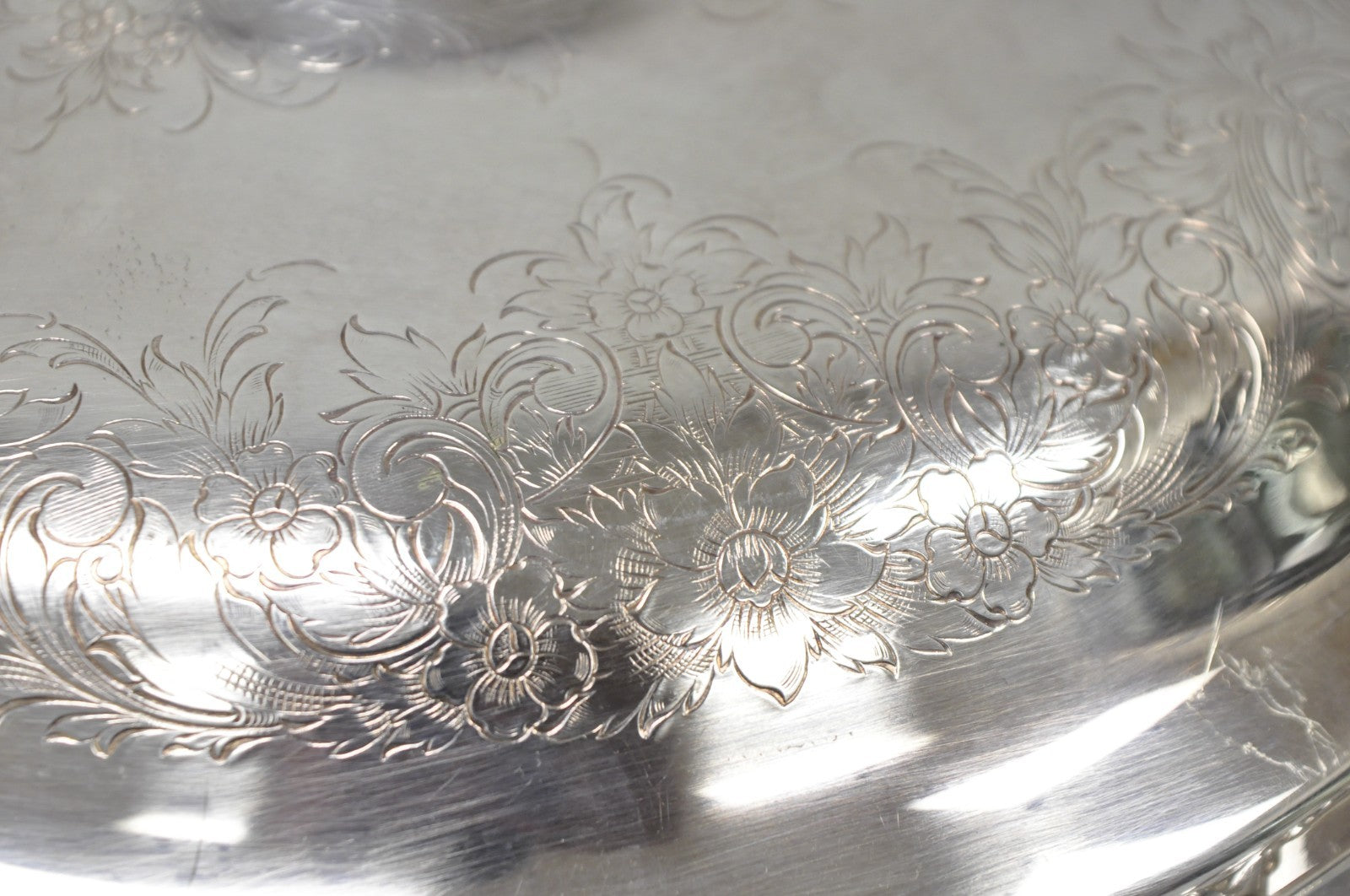 Vintage Webster Wilcox "Rochelle" Silver Plated Round Covered Serving Bowl Dish