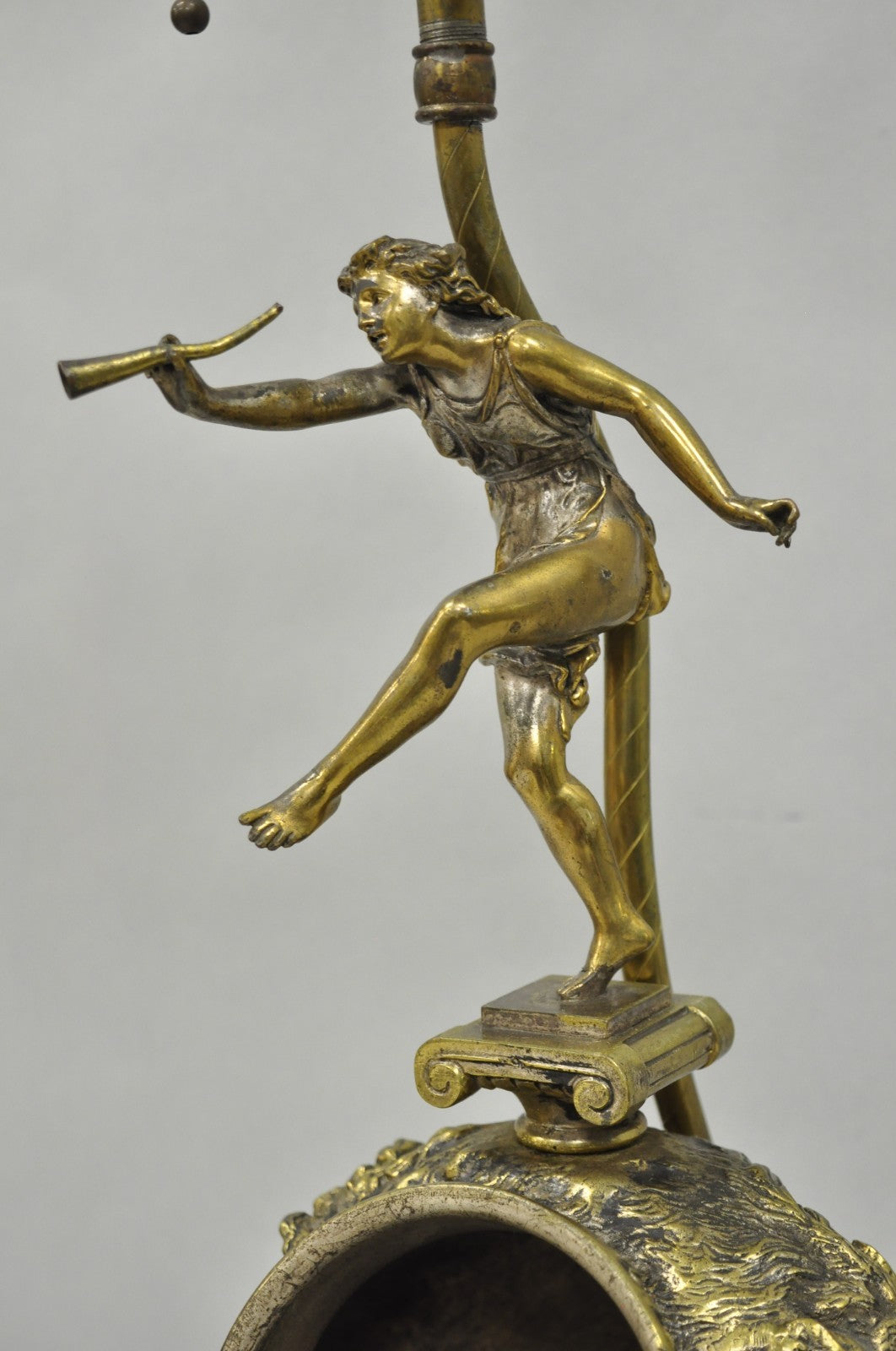 Antique French Renaissance Bronze Figural Game Hunting Lion Desk Table Lamp