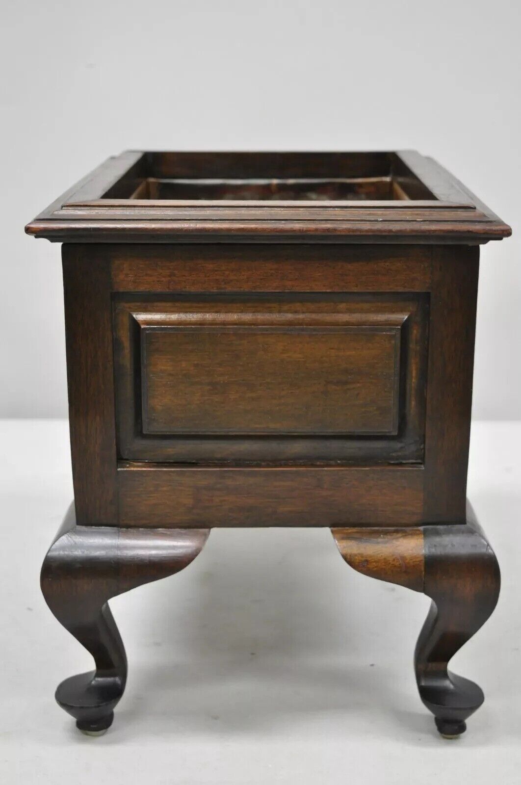 Vintage Mahogany Queen Anne Style Copper Lined Wooden Planter