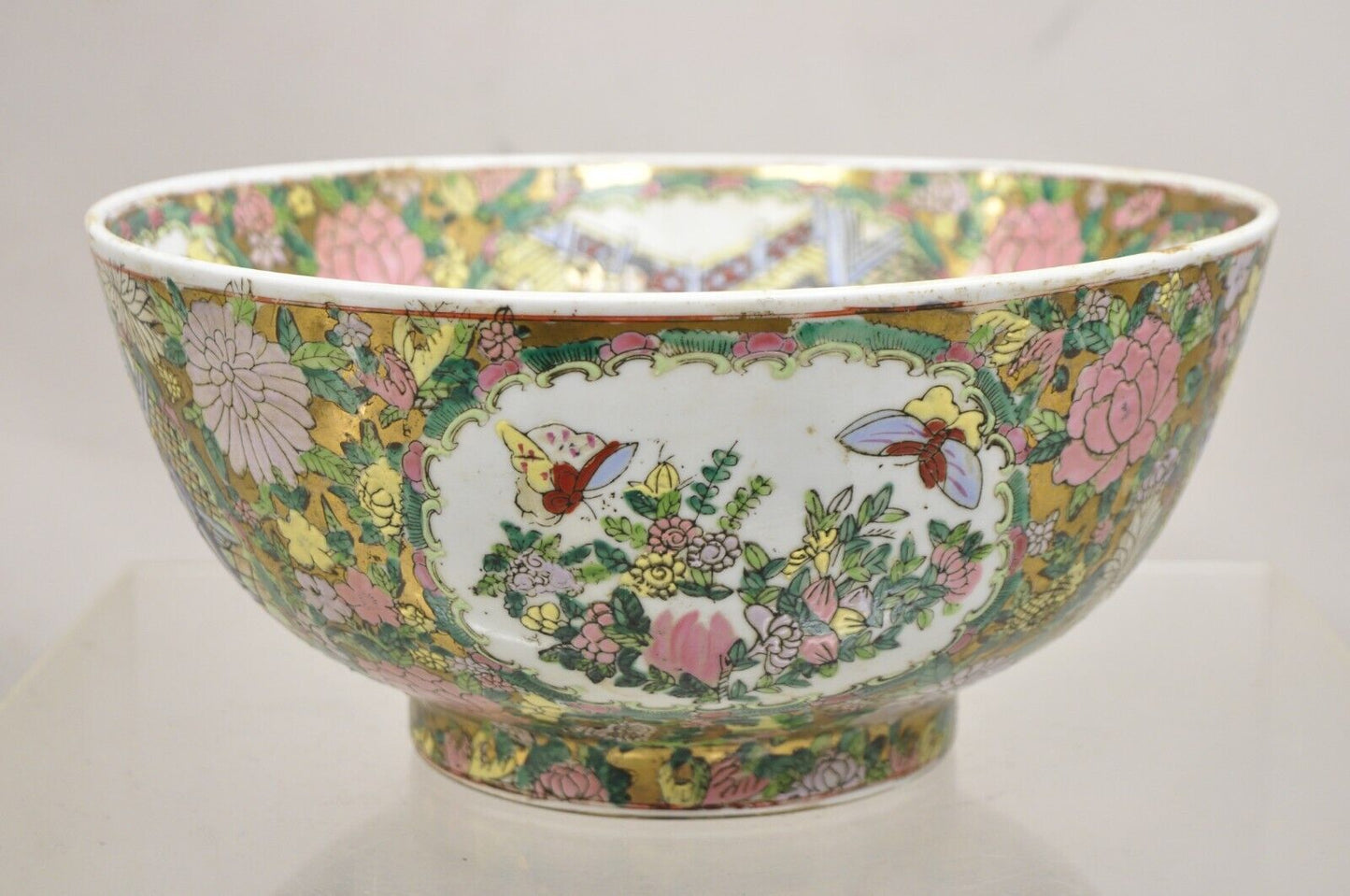 Vintage Rose Medallion Chinese Export Porcelain 12" Figural Painted Bowl