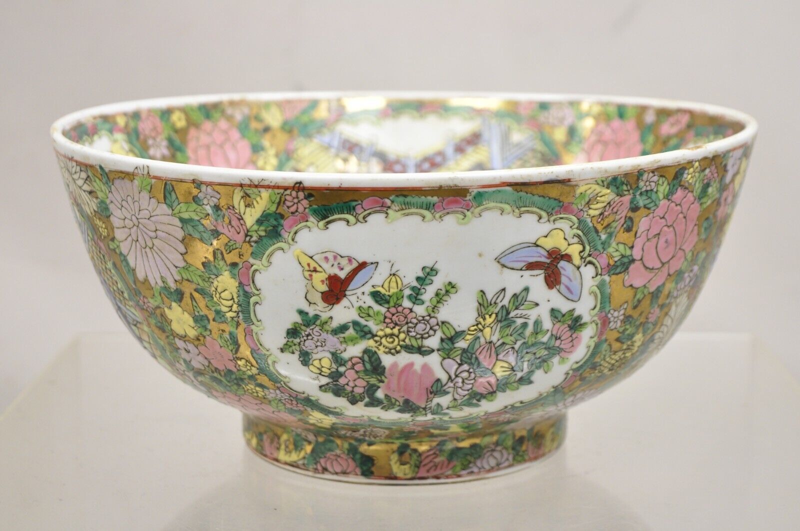 Vintage Rose Medallion Chinese Export Porcelain 12" Figural Painted Bowl